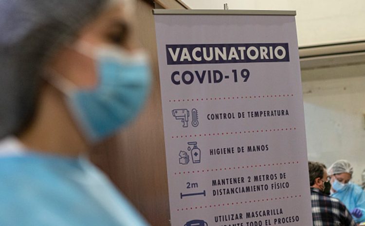  Ministro Paris confirma cuarta dosis de vacuna contra el Covid19