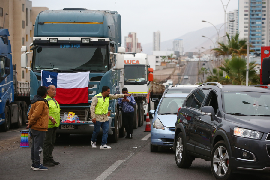Por mayor seguridad Los tres puntos donde continúa el paro de camiones en la región El Diario